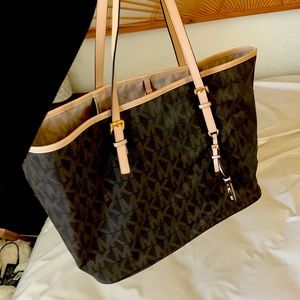 Like new Michael Kors tote bag